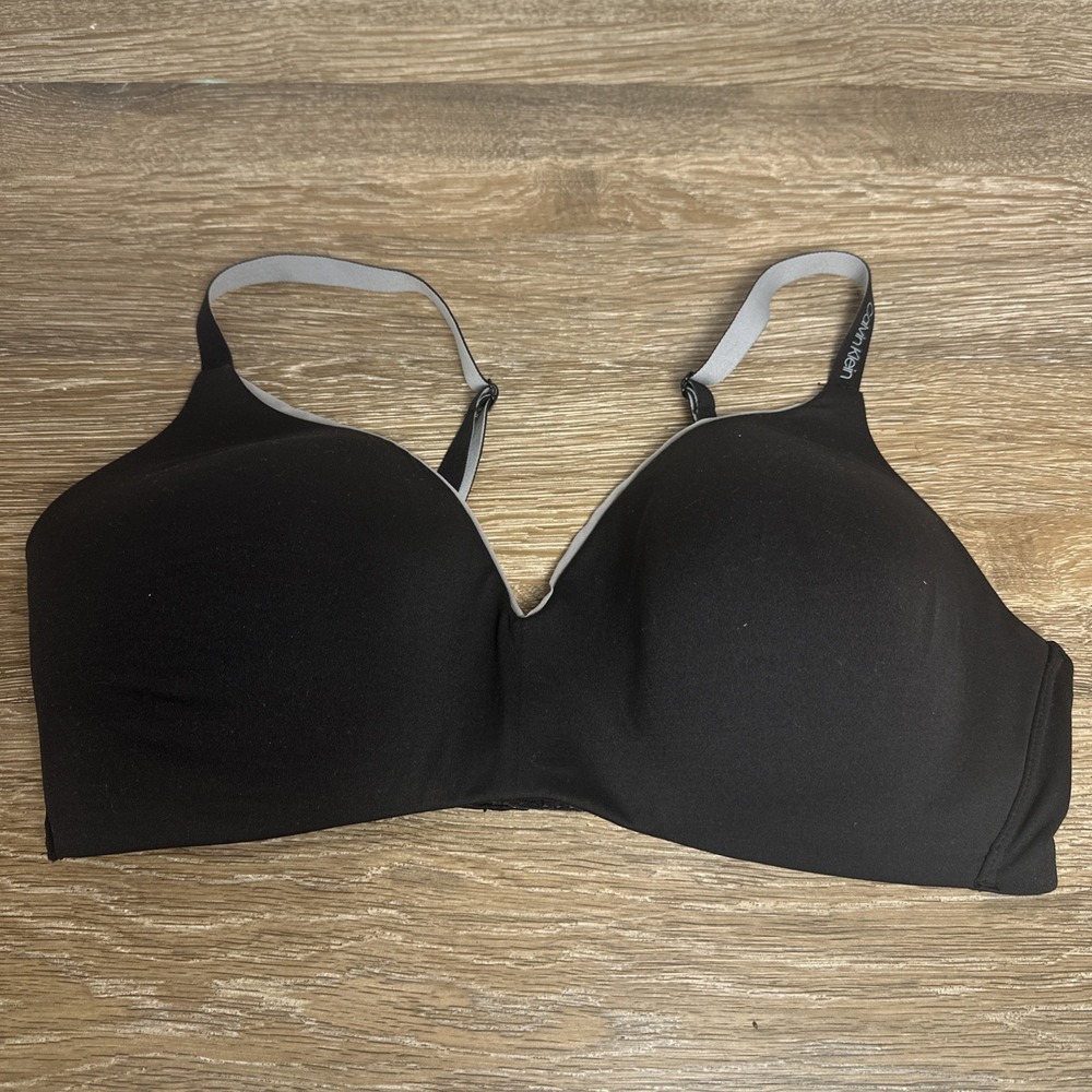 Calvin Klein Black Wireless T-Shirt Bra L Large Seamless Lined Comfort Everyday